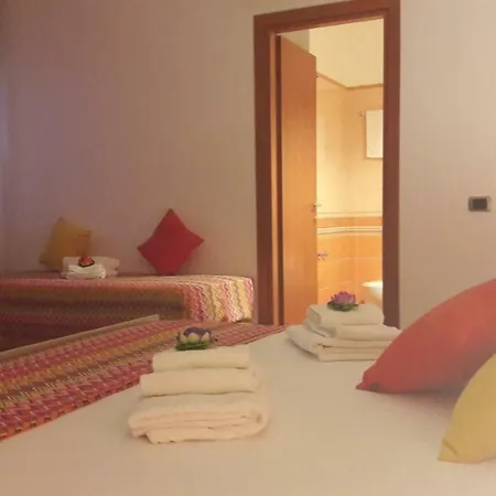 Cornelia Oda ve Kahvaltı Pompei