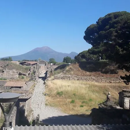 Oda ve Kahvaltı Cornelia Pompei