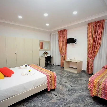 Cornelia Oda ve Kahvaltı 3*