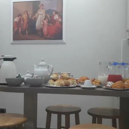 Cornelia بومبيي